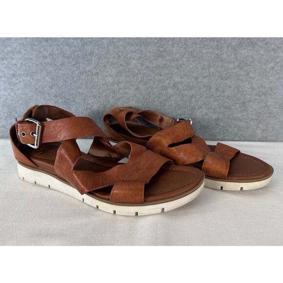 Sofft Women's sz 9.5 Mirabelle Strappy Buckle Tan Leather Sandals Comfort Casual - Picture 1 of 7